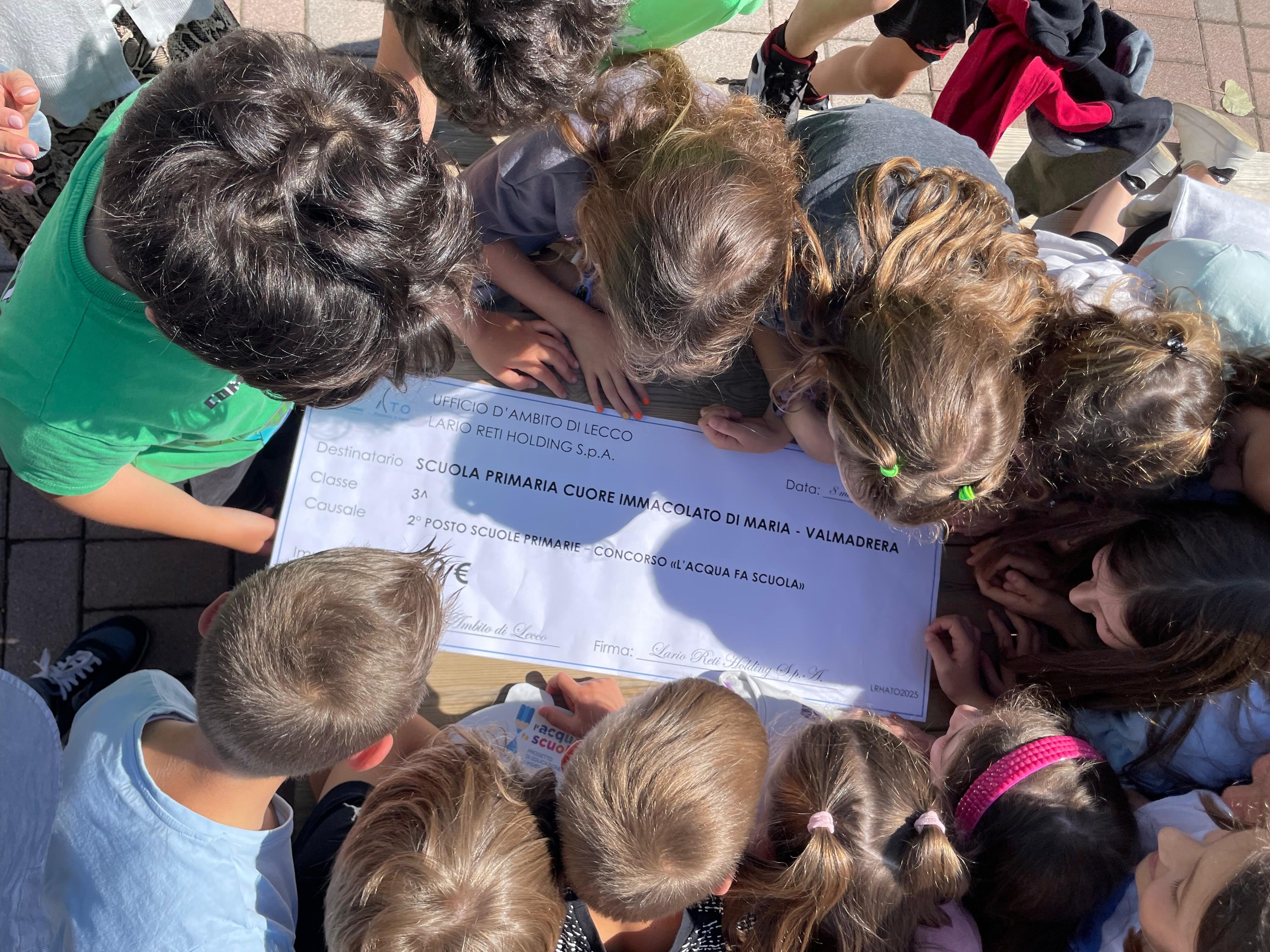 Lecco fa scuola! Un anno da record si conclude con la consegna dei marchi di qualità Blue School e i premi del concorso - 01